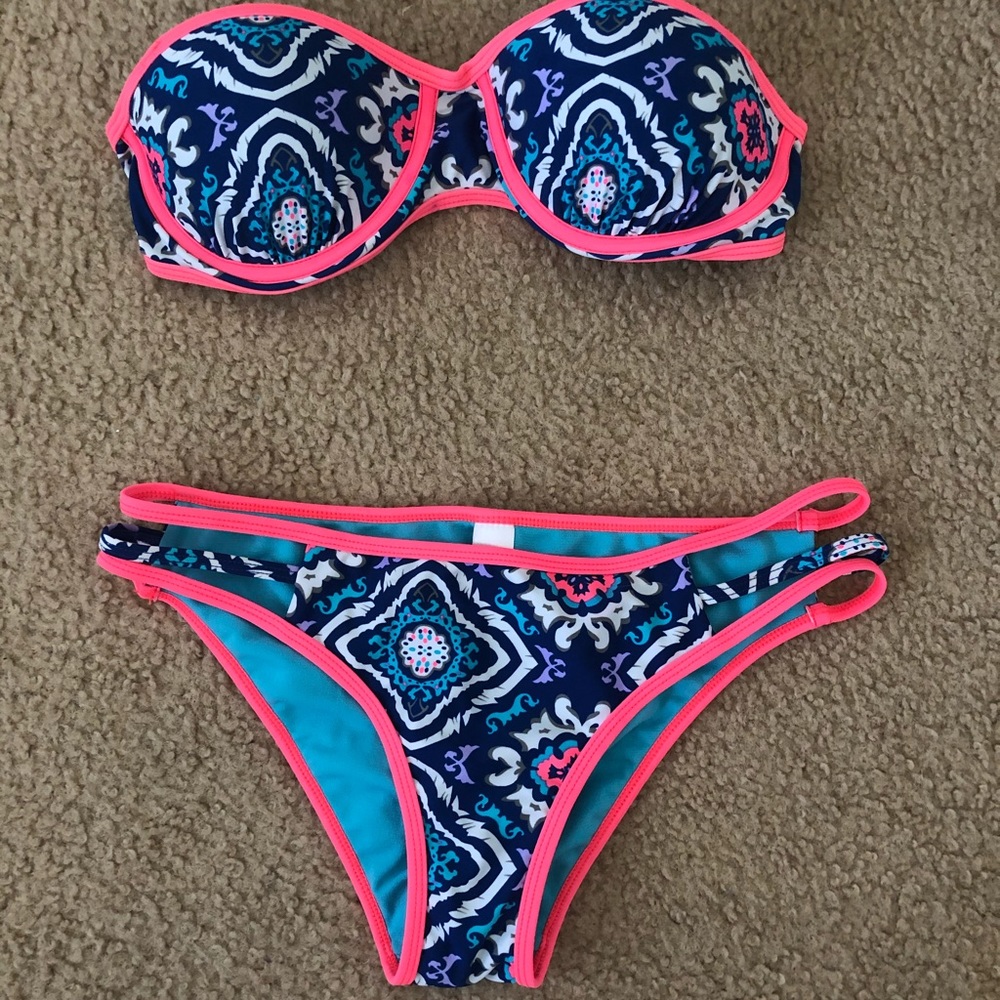 Strapless push-up bikini
